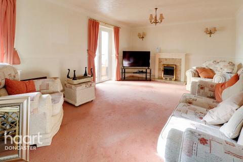 24 Greenfield Gardens, Doncaster, DN4 6TF