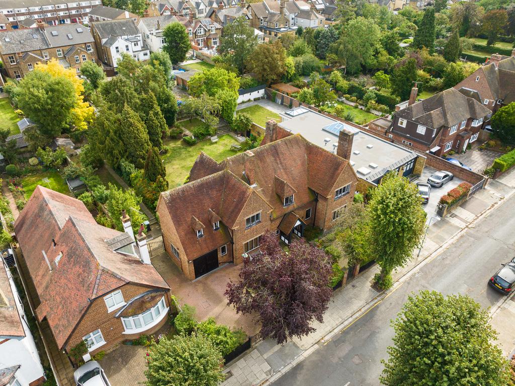 The Avenue, Gravesend, DA11 5 bed detached house for sale £1,000,000