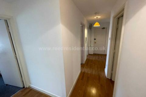 4 bedroom apartment to rent, Castle Boulevard, Lenton, England