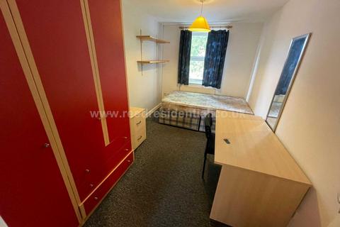 4 bedroom apartment to rent, Castle Boulevard, Lenton, England