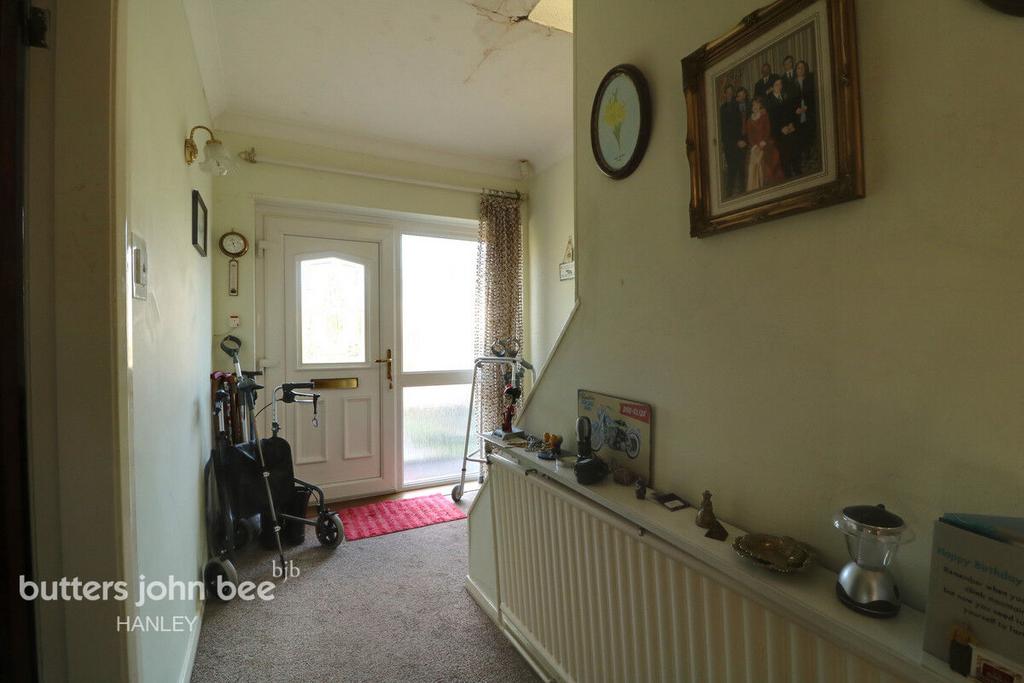 Uplands Avenue, StokeOnTrent ST9 0LE 3 bed semidetached house for
