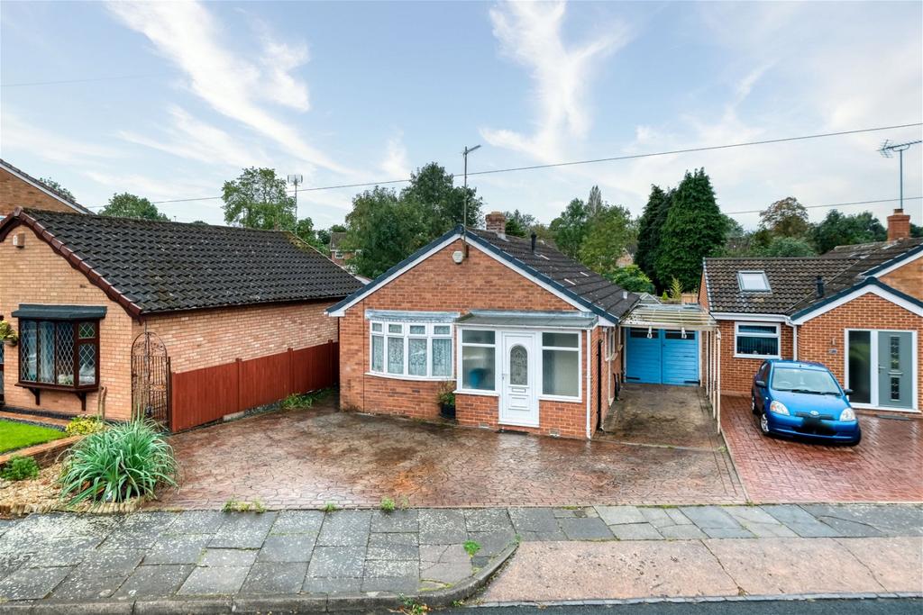 Longhurst Croft, West Heath, Birmingham, B31 4SQ 2 bed detached