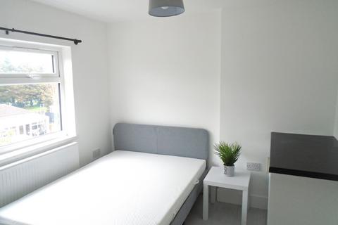 1 bedroom flat to rent, Hounslow TW3