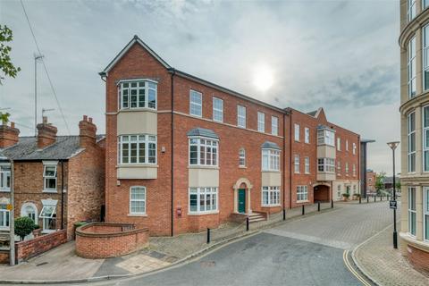2 bedroom ground floor flat for sale - Chamberlain House, Armstrong Drive, Worcester, WR1 2GB