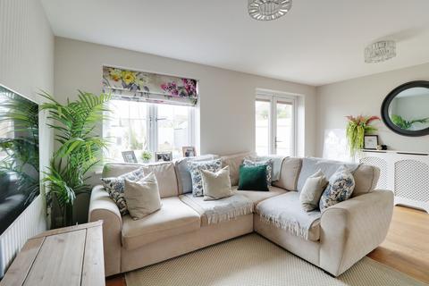 24 Sandy Crescent, Great Wakering, Southend-on-sea, SS3 0FN