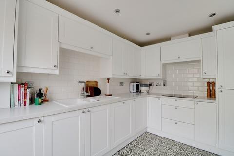 24 Sandy Crescent, Great Wakering, Southend-on-sea, SS3 0FN