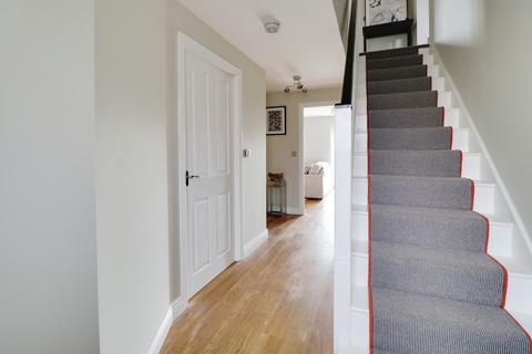 24 Sandy Crescent, Great Wakering, Southend-on-sea, SS3 0FN