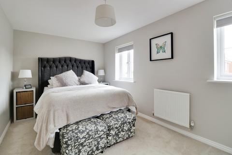 24 Sandy Crescent, Great Wakering, Southend-on-sea, SS3 0FN