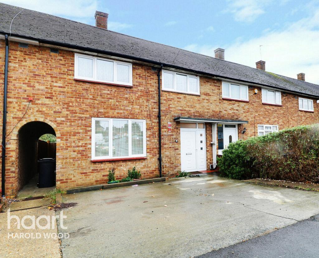 Woodbridge Lane, Romford 3 bed terraced house £425,000