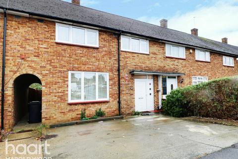 10 Woodbridge Lane, Romford, RM3 9JF