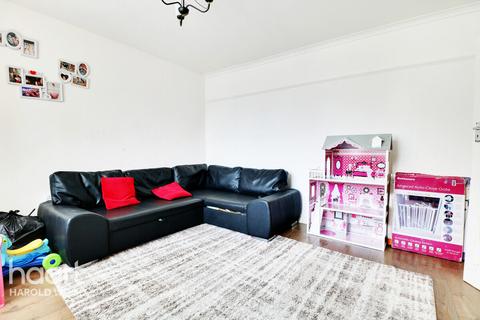 10 Woodbridge Lane, Romford, RM3 9JF