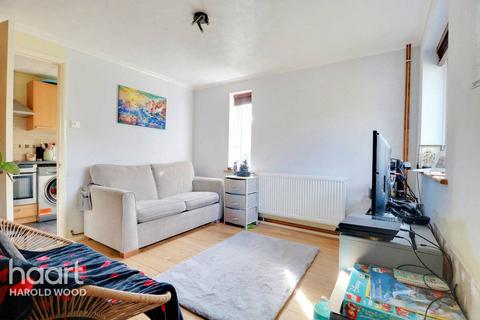 1 bedroom terraced house for sale, North Hill Drive, Romford