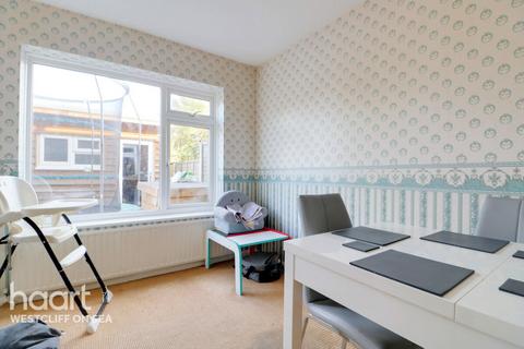 191 Elm Road, Shoeburyness, Southend-on-sea, SS3 9RX