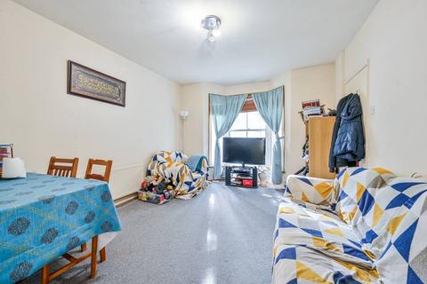 31 Arrow Road, London, E3 3HE