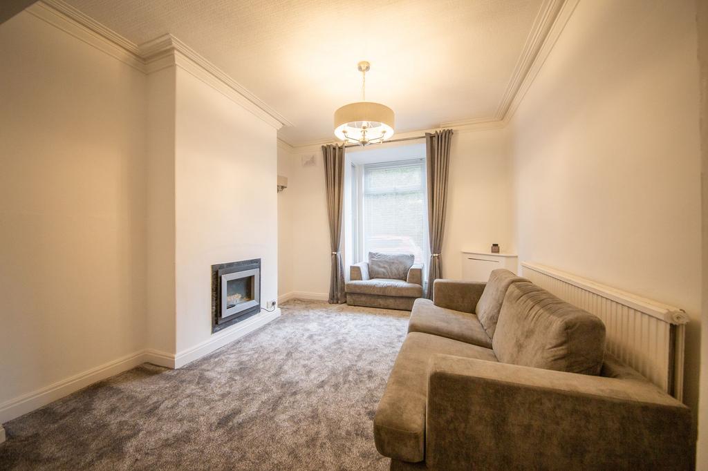 Southworth Road, NewtonLeWillows, WA12 2 bed terraced house £800 pcm (£185 pw)