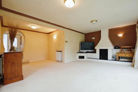 4 Amberley Close, Send, Woking, GU23 7BX