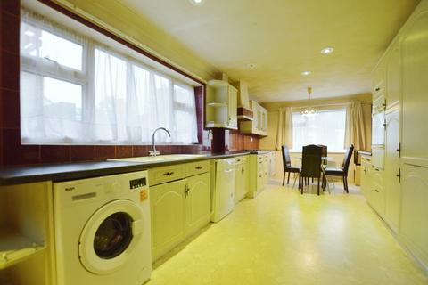 4 Amberley Close, Send, Woking, GU23 7BX
