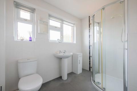 3 bedroom semi-detached house for sale - Whingrove Avenue, Holmfirth HD9