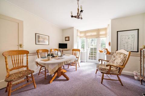 21 Stuart Avenue, Bromley, BR2 7JX