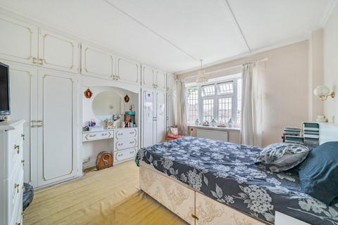 21 Stuart Avenue, Bromley, BR2 7JX