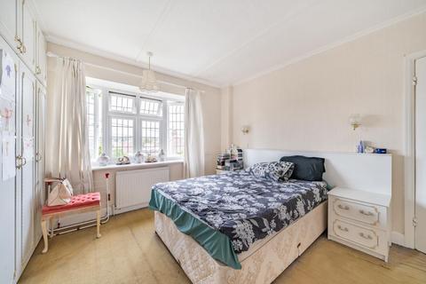21 Stuart Avenue, Bromley, BR2 7JX