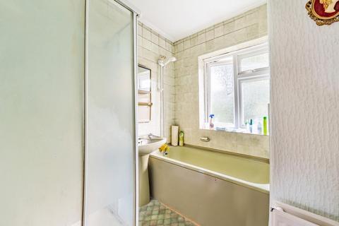 21 Stuart Avenue, Bromley, BR2 7JX