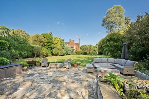 Holland Hill Old Avenue, Weybridge, KT13 0QE