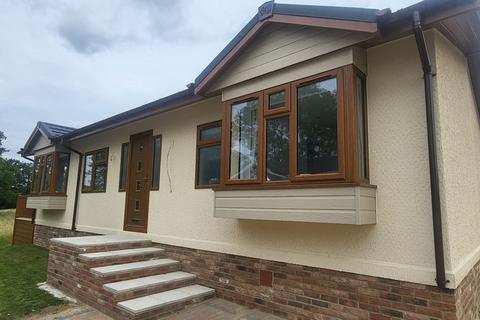 2 bedroom lodge for sale, Ashford, Kent, TN27