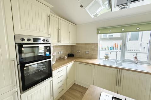 2 bedroom lodge for sale, Ashford, Kent, TN27