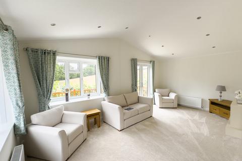 2 bedroom lodge for sale, Ashford, Kent, TN27