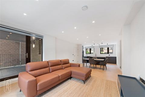 undefined, Pier Street, London, E14