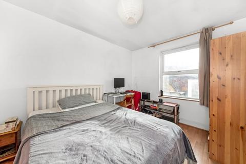 3 bedroom maisonette for sale, Hinton Road, Herne Hill, London, SE24