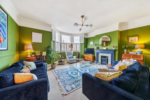37b Farren Road, London, SE23 2DZ