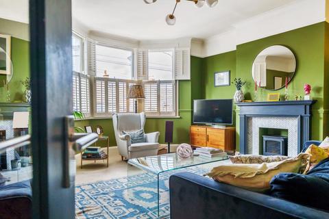 37b Farren Road, London, SE23 2DZ