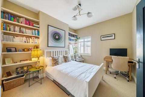 37b Farren Road, London, SE23 2DZ