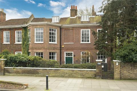 6 bedroom house to rent, Hampton Court Road, East Molesey, Surrey, KT8
