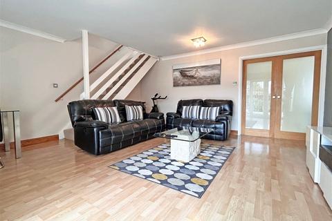 5 Breedon Close, Corby, NN18 9PF