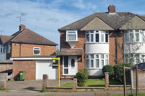 87 Wroxham Gardens, Potters Bar, EN6 3DJ