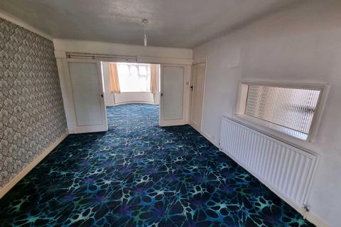 87 Wroxham Gardens, Potters Bar, EN6 3DJ