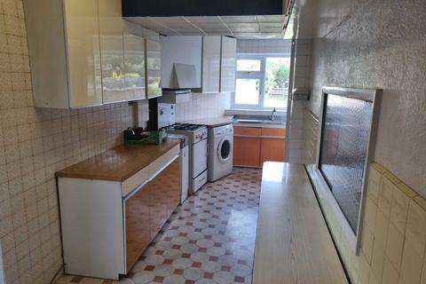 87 Wroxham Gardens, Potters Bar, EN6 3DJ