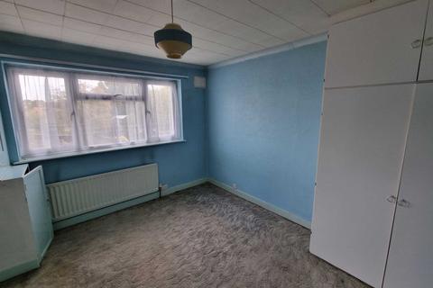 87 Wroxham Gardens, Potters Bar, EN6 3DJ