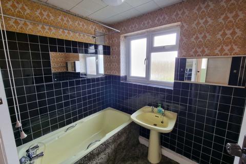87 Wroxham Gardens, Potters Bar, EN6 3DJ