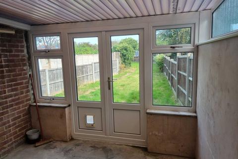 87 Wroxham Gardens, Potters Bar, EN6 3DJ