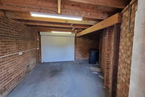 87 Wroxham Gardens, Potters Bar, EN6 3DJ