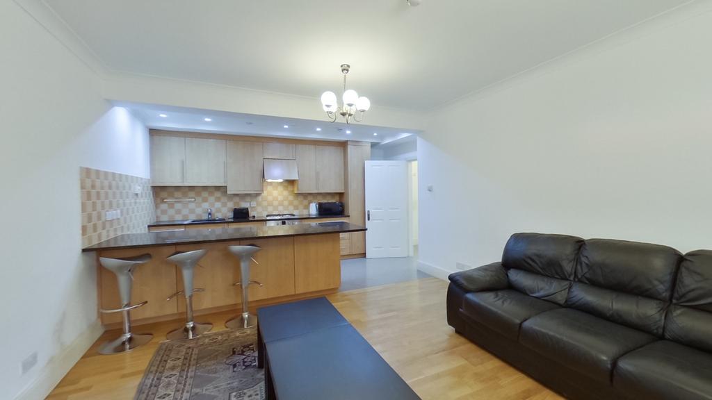 Open-plan kitchen reception roo