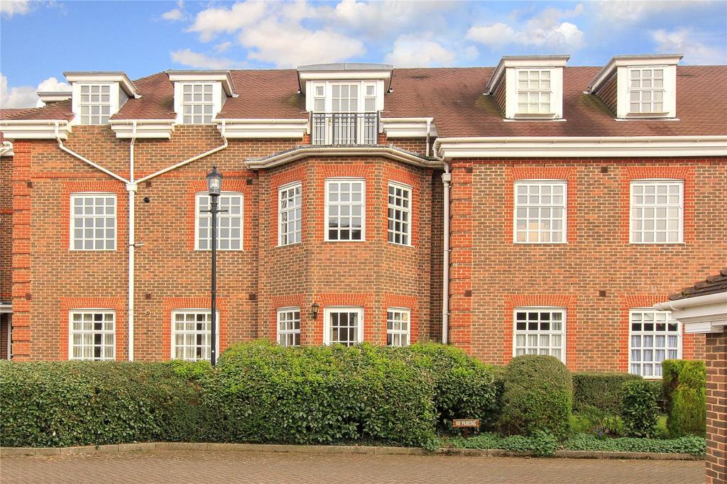 Ravens Court, Castle Village, Berkhamsted, Hertfordshire, HP4 2 bed retirement property for sale