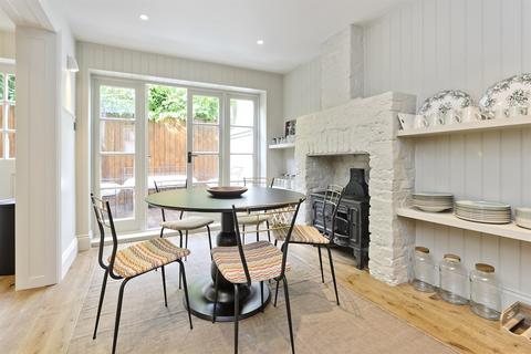 3 bedroom detached house to rent, Christchurch Street, London, SW3