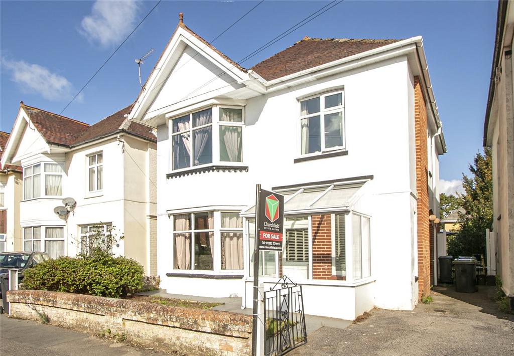 Chatsworth Road, Charminster, Bournemouth, BH8 4 bed detached house for