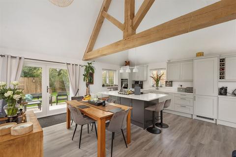 2 bedroom barn conversion for sale - Herne Bay Road, Sturry, Canterbury
