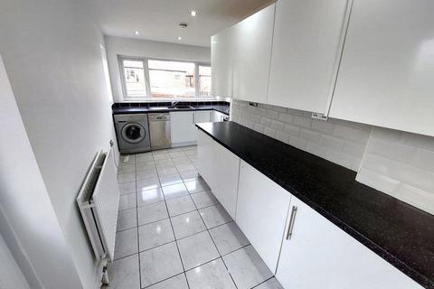 3 bedroom semi-detached house to rent, Downham Crescent, Prestwich